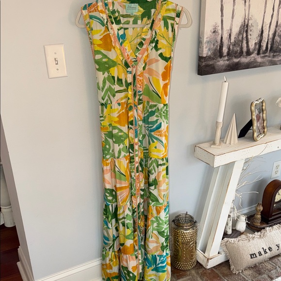 ⭐️True Destinations Ruffled Tropical Print Maxi⭐️ - Picture 2 of 8